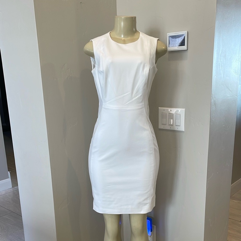 Calvin Klein Elegant White Sleeveless sheath Dress size 4